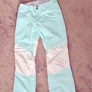 2023 Women’s Roxy snow pant - size L